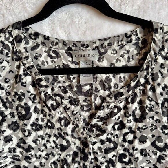 Catherine's Womens Animal Print Blouse 2X Black/Gray Button Up 3/4 Button Sleeve - Picture 2 of 9